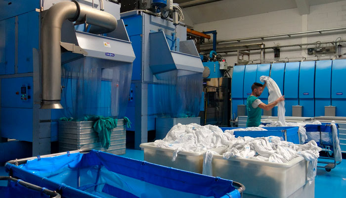 LIMPIEZA Y CLASIFICACIÓN DE PRENDAS